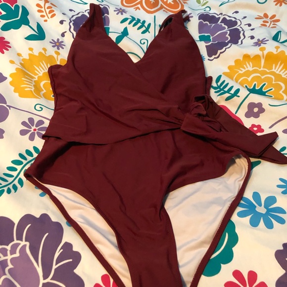 NWT cupshe swimsuit - Picture 2 of 2